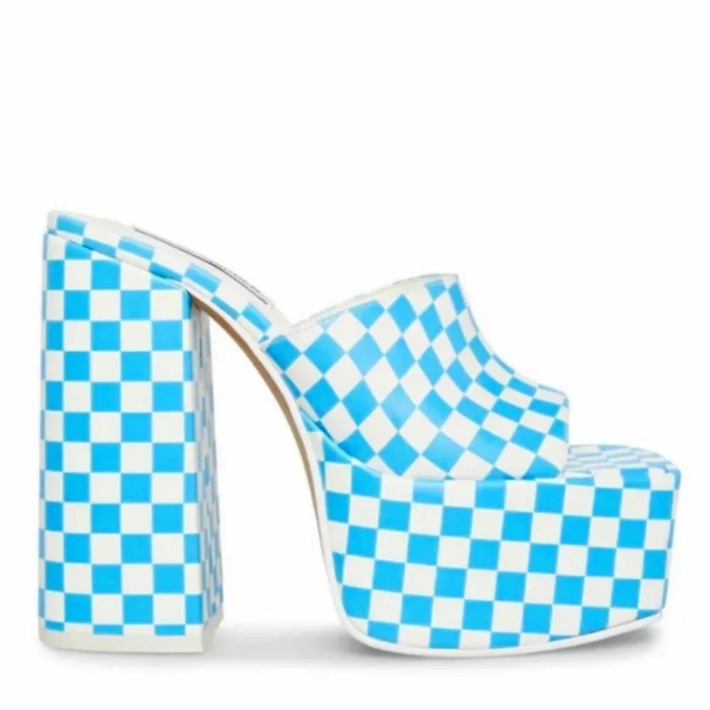 BRAND NEW STEVE MADDEN PLATFORM WOMENS SANDAL G1